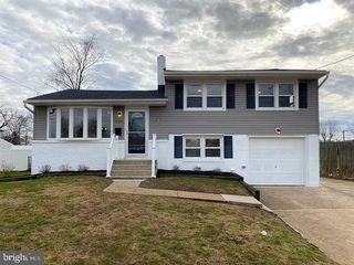 214 HENDRICKSON AVE, Beverly, NJ 08010