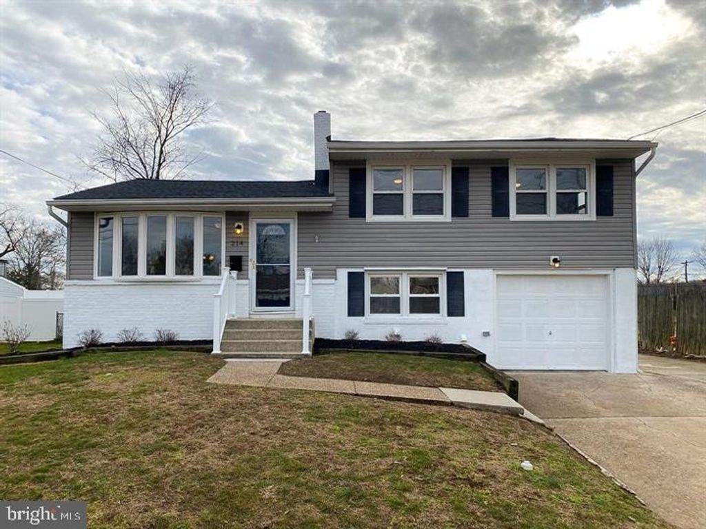 214 HENDRICKSON AVE, Beverly, NJ 08010