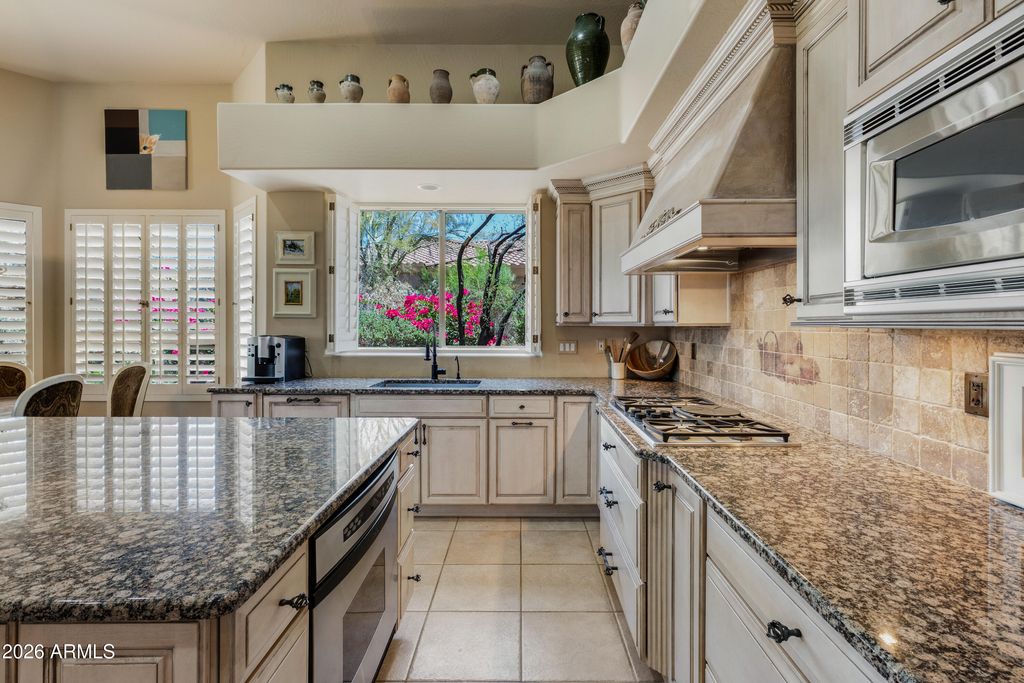 Image 15 of property listing at 34151 N 92ND Place, Scottsdale, AZ 85262