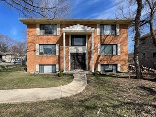 901 E Chicago Avenue 2W, Naperville, IL 60540