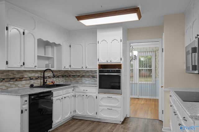 2102 Chadburn Drive SW, Huntsville, AL 35803