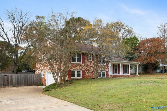 2102 Chadburn Drive SW, Huntsville, AL 35803