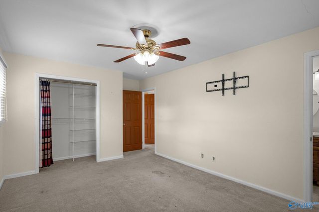 2102 Chadburn Drive SW, Huntsville, AL 35803