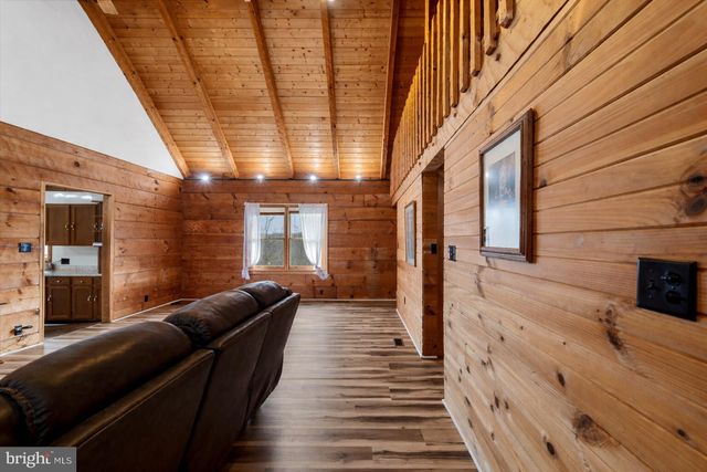 155 BLACKBERRY LN, Gore, VA 22637