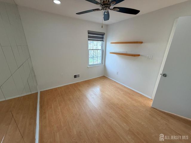 28 Brighton Way, North Brunswick, NJ 08902