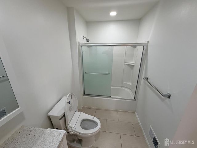 28 Brighton Way, North Brunswick, NJ 08902