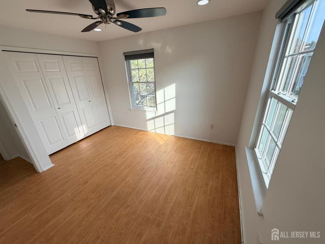 28 Brighton Way, North Brunswick, NJ 08902