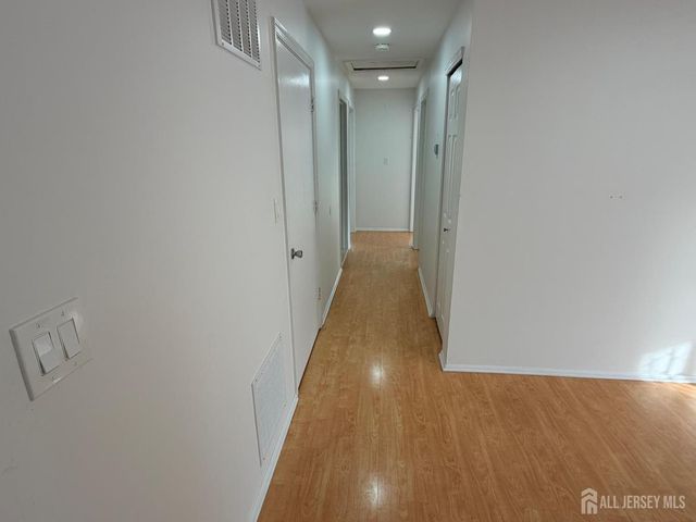 28 Brighton Way, North Brunswick, NJ 08902