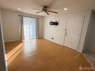 28 Brighton Way, North Brunswick, NJ 08902