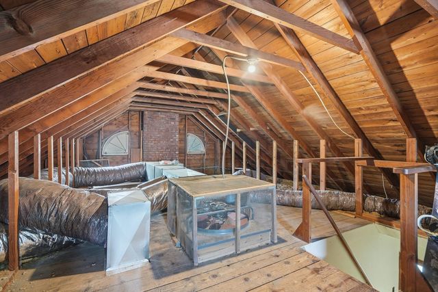 1024 W 15th Street, Davenport, IA 52804
