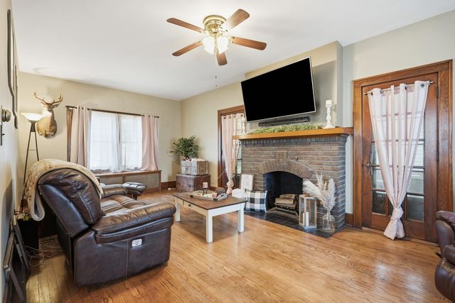 1024 W 15th Street, Davenport, IA 52804