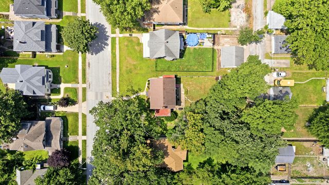 1024 W 15th Street, Davenport, IA 52804