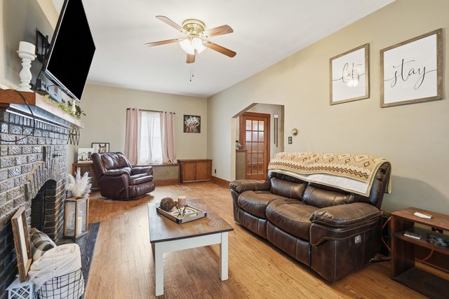 1024 W 15th Street, Davenport, IA 52804
