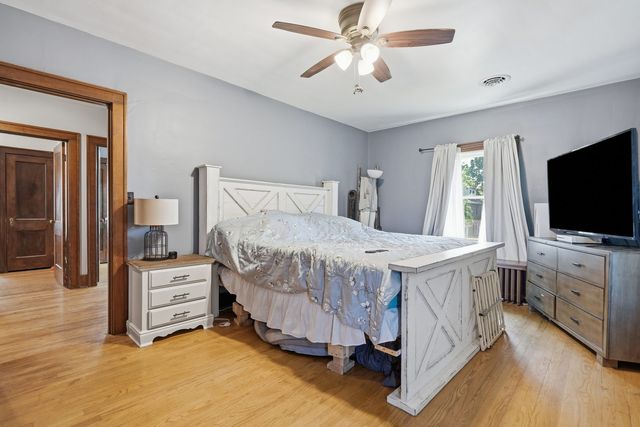 1024 W 15th Street, Davenport, IA 52804