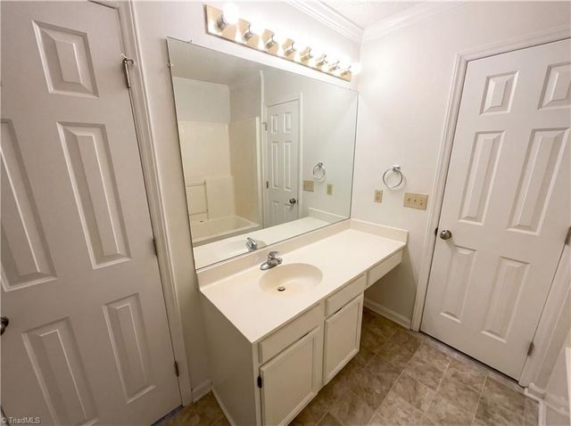 119 Edgedale Court, Kernersville, NC 27284