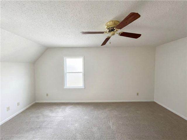 119 Edgedale Court, Kernersville, NC 27284