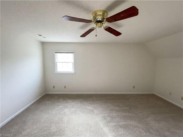 119 Edgedale Court, Kernersville, NC 27284