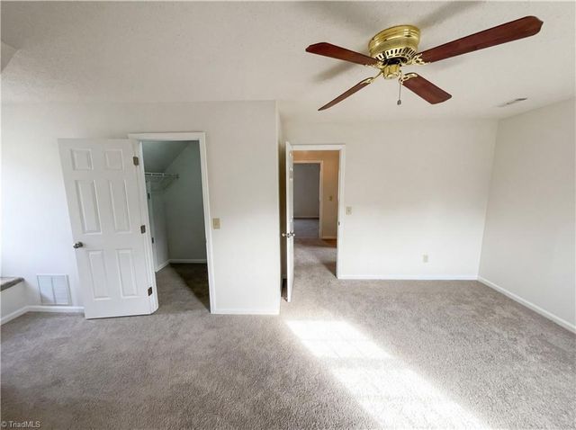 119 Edgedale Court, Kernersville, NC 27284