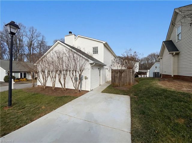 119 Edgedale Court, Kernersville, NC 27284