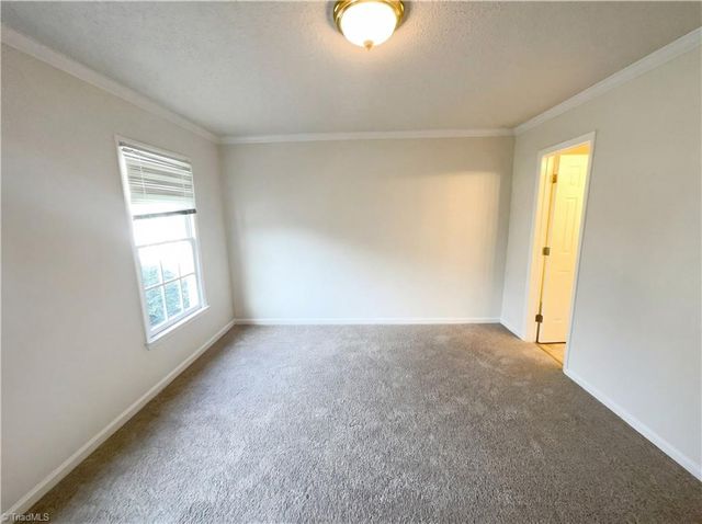 119 Edgedale Court, Kernersville, NC 27284