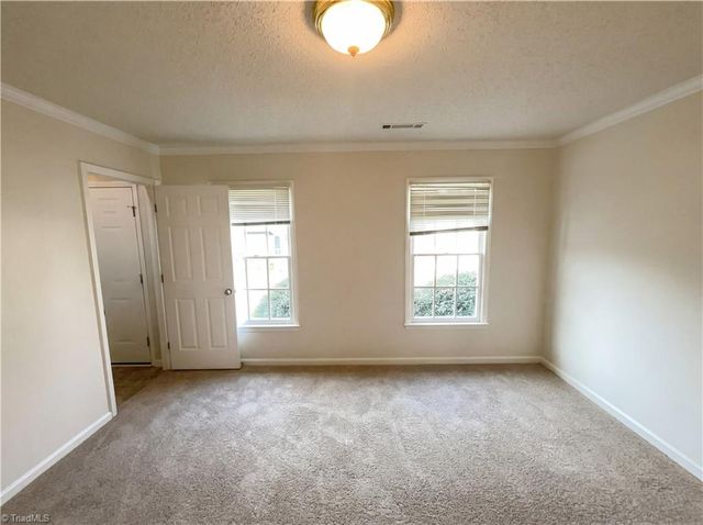 119 Edgedale Court, Kernersville, NC 27284