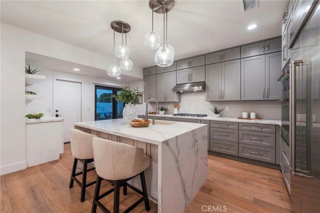 35 Beachcomber Drive, Corona Del Mar, CA 92625