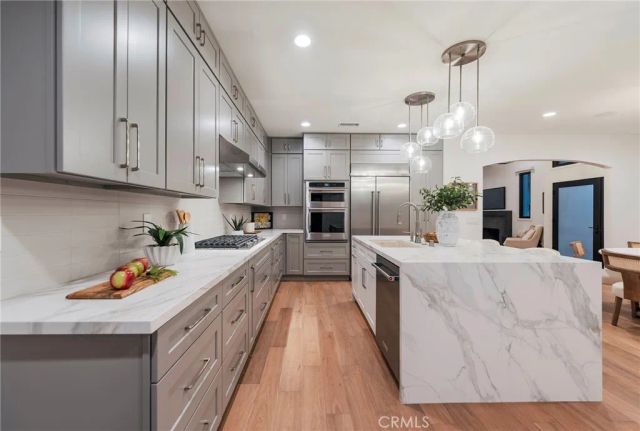 35 Beachcomber Drive, Corona Del Mar, CA 92625