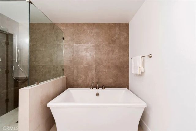 35 Beachcomber Drive, Corona Del Mar, CA 92625