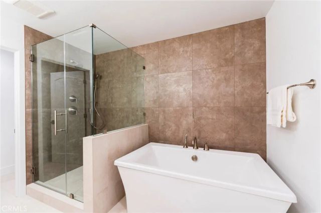 35 Beachcomber Drive, Corona Del Mar, CA 92625