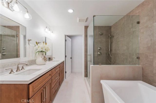 35 Beachcomber Drive, Corona Del Mar, CA 92625