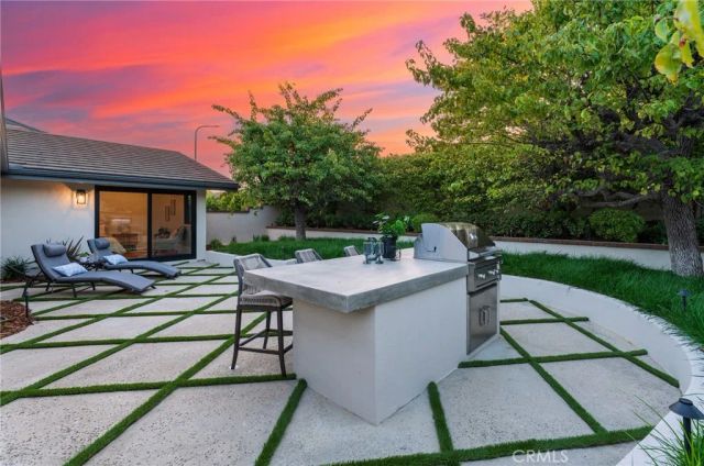 35 Beachcomber Drive, Corona Del Mar, CA 92625