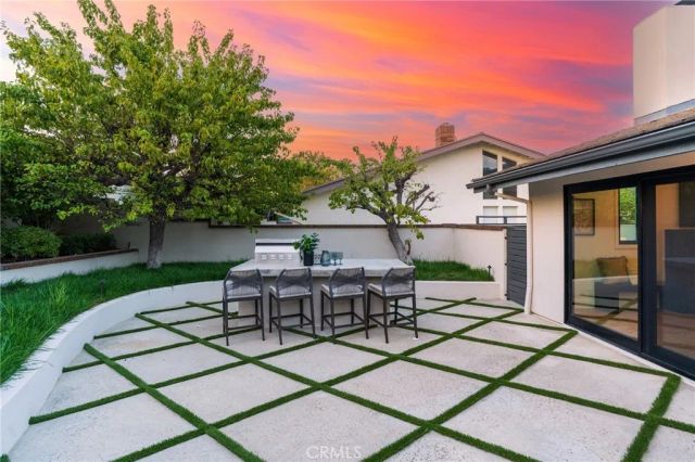 35 Beachcomber Drive, Corona Del Mar, CA 92625