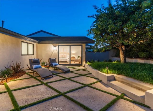 35 Beachcomber Drive, Corona Del Mar, CA 92625