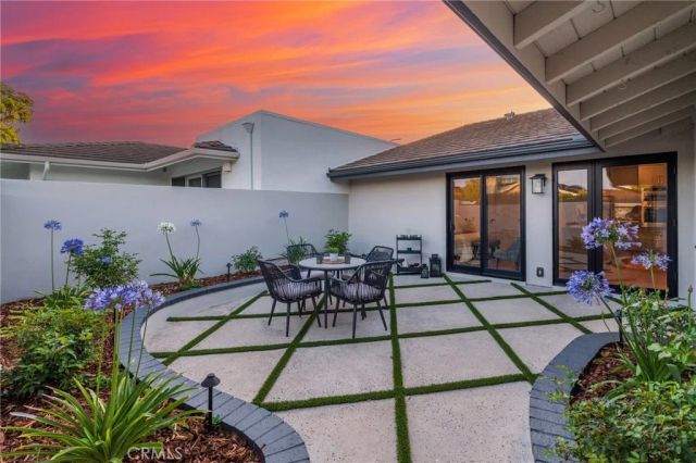 35 Beachcomber Drive, Corona Del Mar, CA 92625