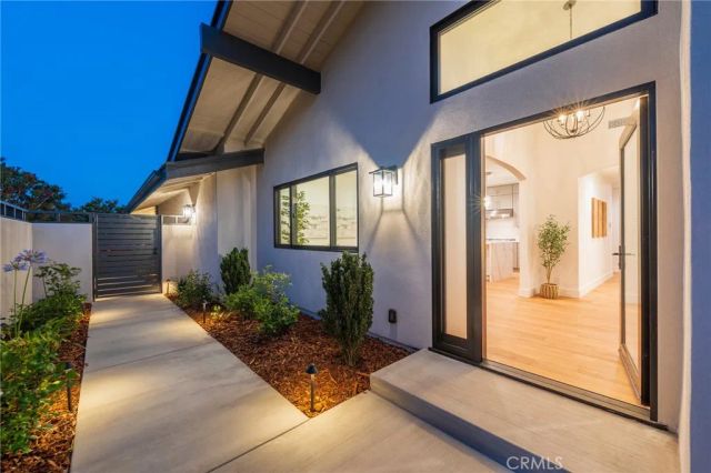 35 Beachcomber Drive, Corona Del Mar, CA 92625