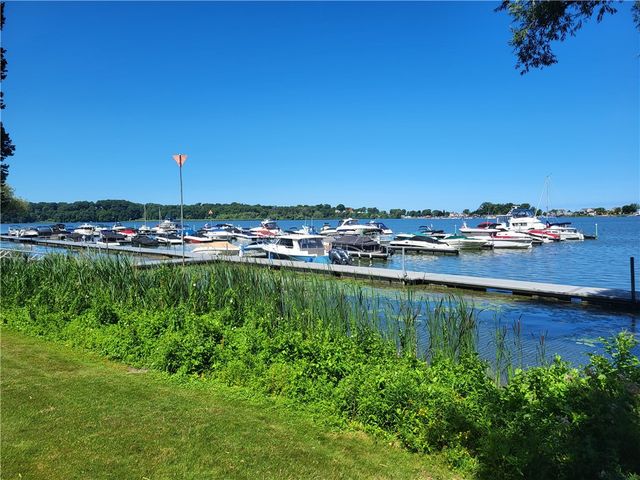 676 Admiralty Way, Webster, NY 14580