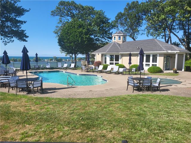 676 Admiralty Way, Webster, NY 14580