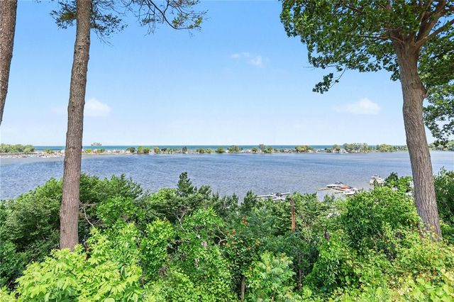 676 Admiralty Way, Webster, NY 14580