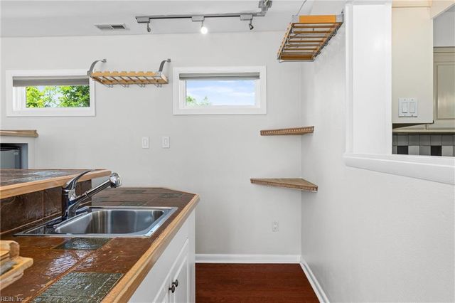 2224 Wild Oak CRES, Virginia Beach, VA 23456