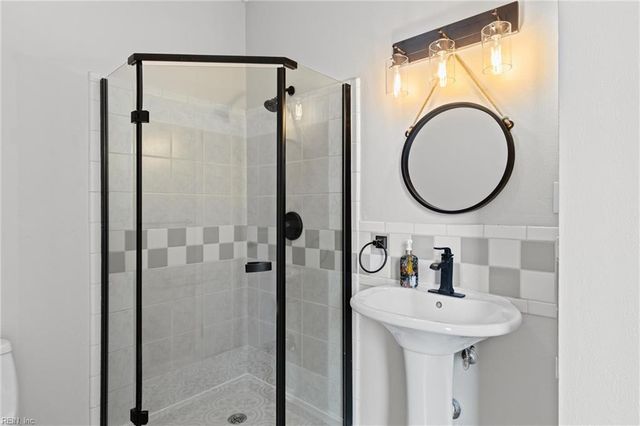 2224 Wild Oak CRES, Virginia Beach, VA 23456