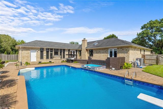 2224 Wild Oak CRES, Virginia Beach, VA 23456