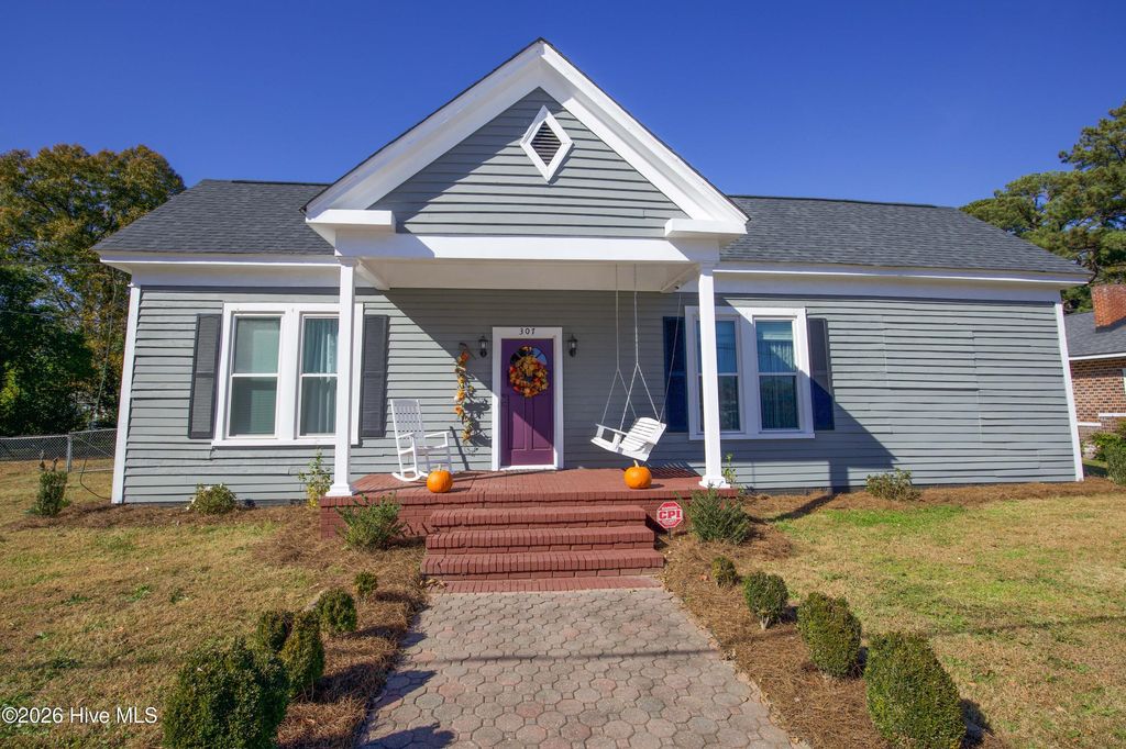 307 N Green Street, Parkton, NC 28371