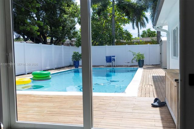 310 NE 12th Ave, Pompano Beach, FL 33060