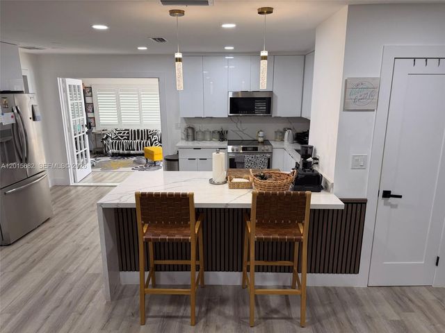 310 NE 12th Ave, Pompano Beach, FL 33060