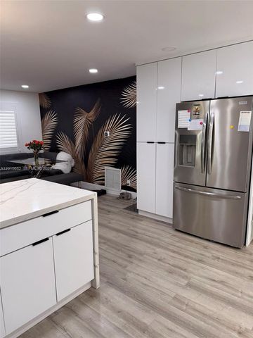 310 NE 12th Ave, Pompano Beach, FL 33060