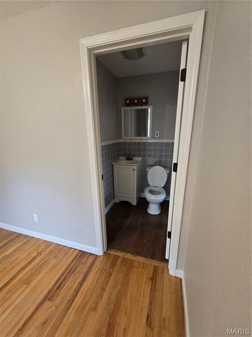 12102 McKelvey Road, Maryland Heights, MO 63043