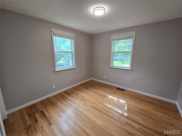 12102 McKelvey Road, Maryland Heights, MO 63043