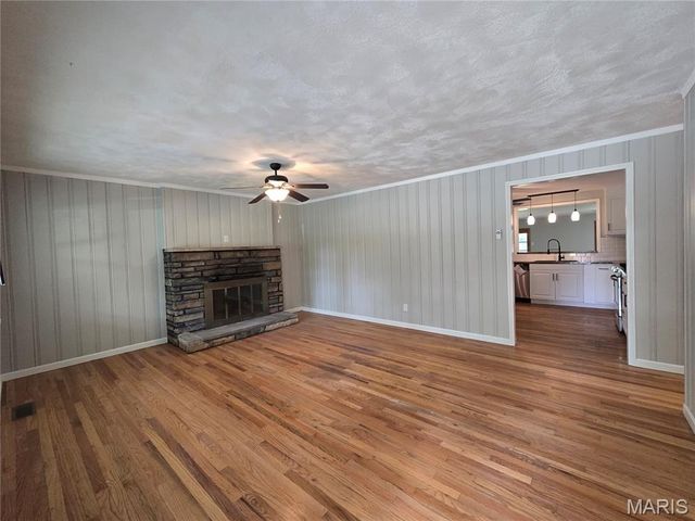 12102 McKelvey Road, Maryland Heights, MO 63043