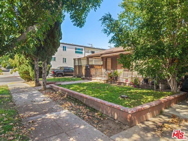 954 Havenhurst Drive, West Hollywood, CA 90046