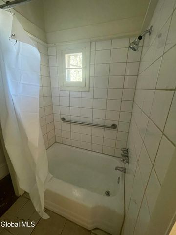 316 Georgetta Dix Plaza, Schenectady, NY 12307